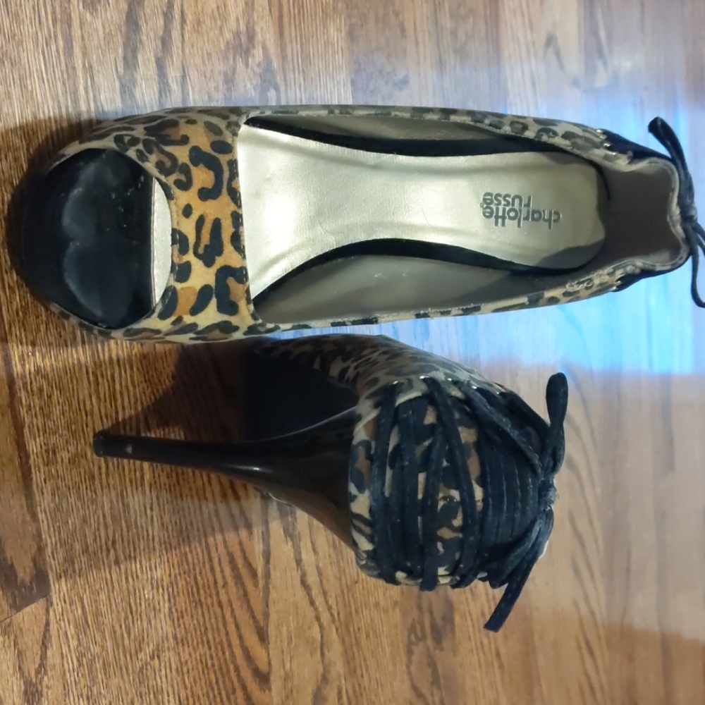 Shoes - Picture 2 of 4